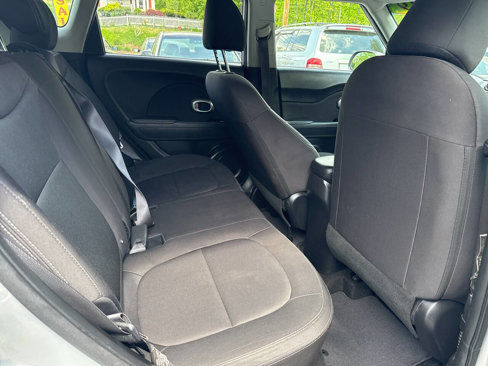 Used 2019 Kia Soul image 17