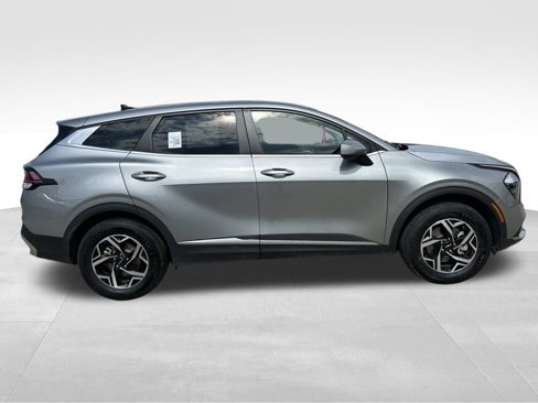 Used 2023 Kia Sportage LX image 9