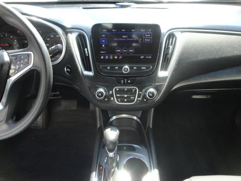 Used 2022 Chevrolet Malibu LT image 8