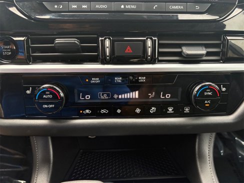 Used 2025 Nissan Pathfinder SV image 29