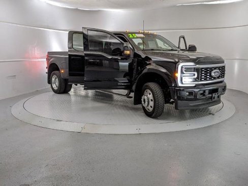 Certified 2025 Ford F450 Platinum w/ FX4 Off-Road Package image 7