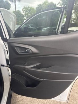 Used 2025 Chevrolet Trax LT image 19