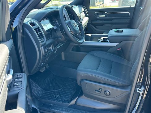 New 2026 RAM 1500 4x4 Crew Cab image 10
