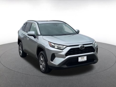 Used 2025 Toyota RAV4 XLE image 3