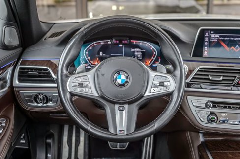 Used 2021 BMW 740i xDrive w/ M Sport Package image 27