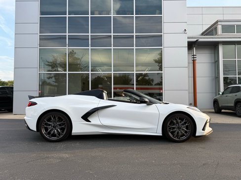 Used 2024 Chevrolet Corvette Stingray Premium Conv w/ Z51 Performance Package image 5