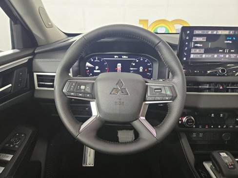 New 2025 Mitsubishi Outlander SEL image 14