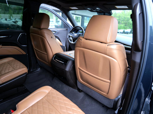 Used 2022 Cadillac Escalade Premium Luxury image 46