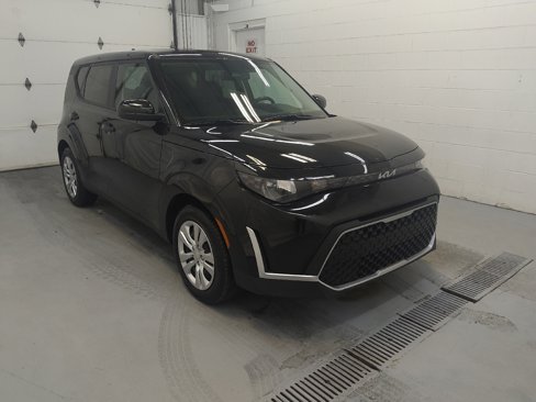Used 2024 Kia Soul LX image 11