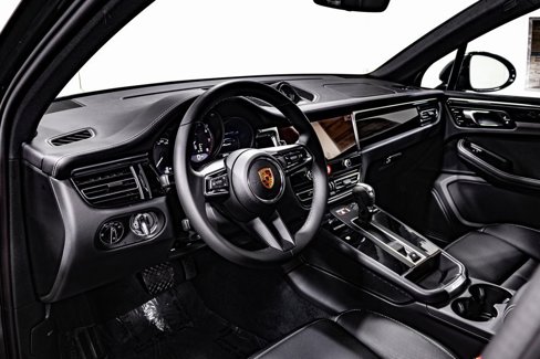Used 2024 Porsche Macan image 4