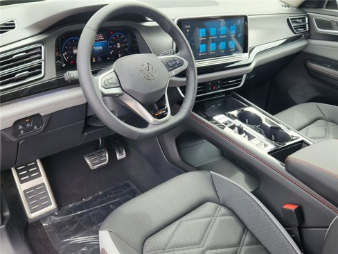New 2025 Volkswagen Atlas Peak Edition SE image 8