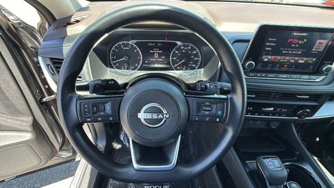 Used 2023 Nissan Rogue SV image 19