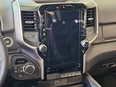 New 2026 RAM 1500 4x4 Crew Cab image 16