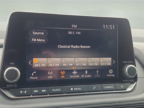 Used 2025 Nissan Rogue S image 16