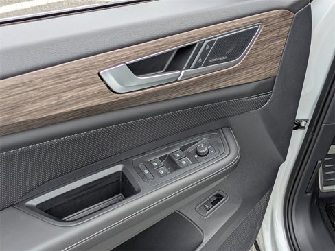 New 2025 Volkswagen Atlas SEL Premium R-Line image 11