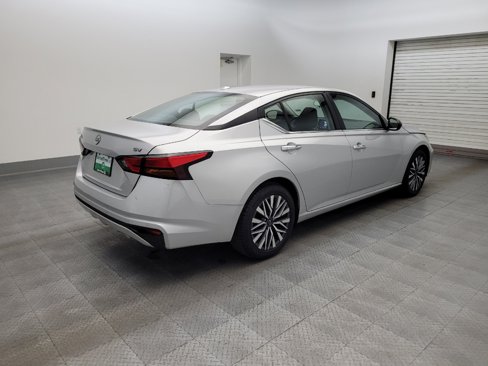 Used 2024 Nissan Altima 2.5 SV image 9
