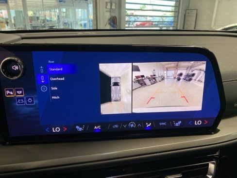 New 2026 Chevrolet Traverse LT w/ Driver Confidence Package image 18