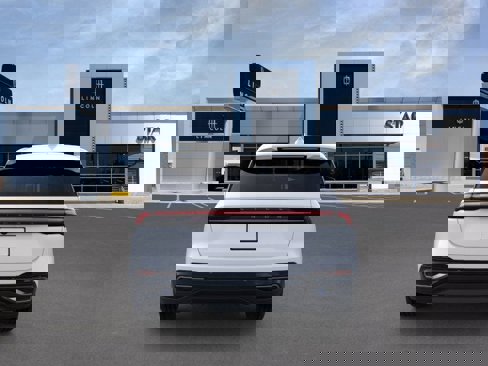 New 2025 Lincoln Nautilus Premier image 5
