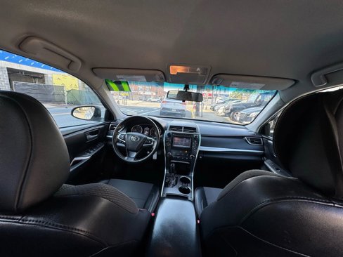 Used 2017 Toyota Camry SE image 22