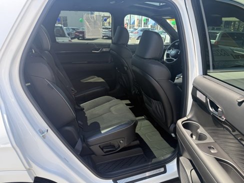 Used 2024 Hyundai Palisade Calligraphy image 12