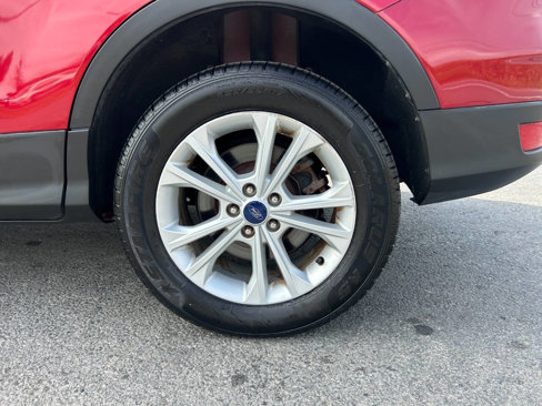 Used 2018 Ford Escape SE image 13