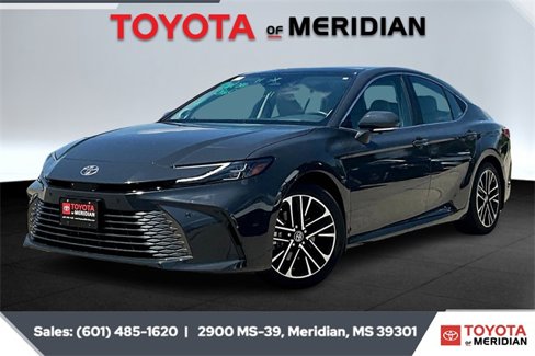 Used 2025 Toyota Camry XLE image 10