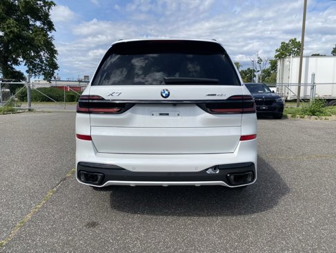 New 2026 BMW X7 xDrive40i image 3