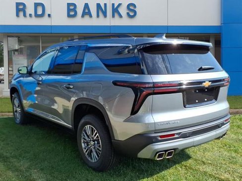 New 2026 Chevrolet Traverse LT image 2