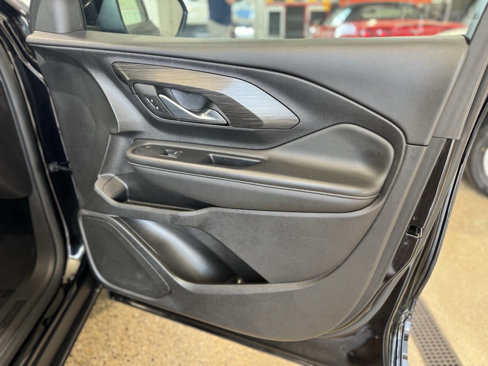 Used 2024 GMC Terrain SLT image 7