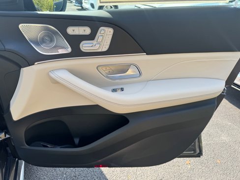 New 2026 Mercedes-Benz GLS 450 4MATIC image 16