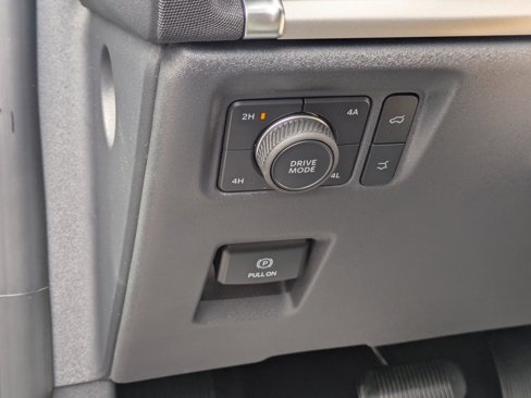 New 2025 Ford Expedition Active image 14