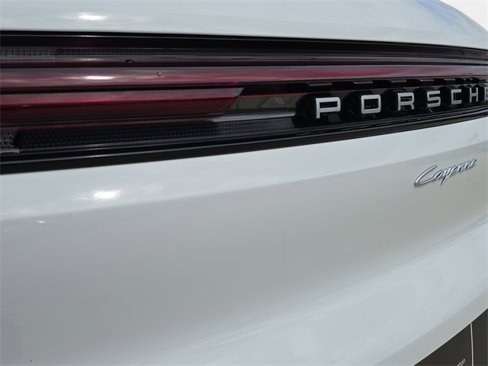 Used 2025 Porsche Cayenne image 35