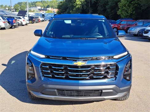 Used 2025 Chevrolet Equinox LT w/ Safety and Technology Package image 8