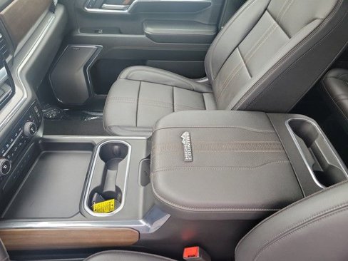 Used 2024 Chevrolet Silverado 2500 High Country image 32