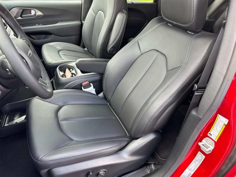 New 2026 Chrysler Pacifica Select image 30
