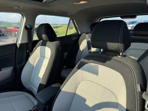 New 2025 Hyundai Venue SEL image 22