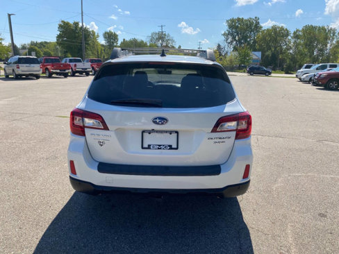 Used 2017 Subaru Outback 3.6R Limited image 4