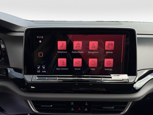 New 2025 Volkswagen Atlas Peak Edition SE image 17