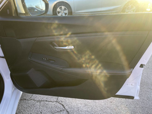 Used 2023 Nissan Sentra SV image 14