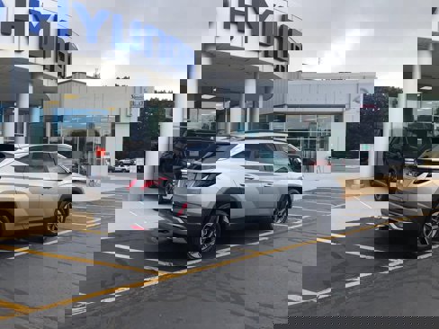 New 2026 Hyundai Tucson SEL image 2