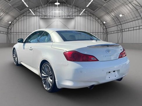 Used 2014 INFINITI Q60 Convertible w/ Premium Package image 3