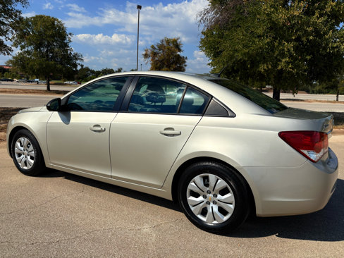 Used 2014 Chevrolet Cruze LS image 4