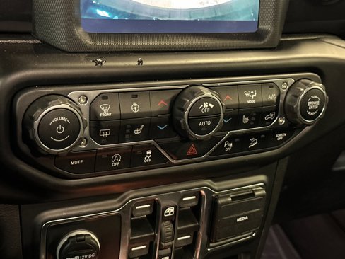Certified 2021 Jeep Wrangler Unlimited Sahara image 20