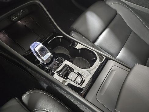 New 2026 Volvo XC40 B5 Plus w/ Protection Package Premier image 17
