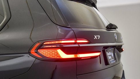 New 2026 BMW X7 M60i image 13