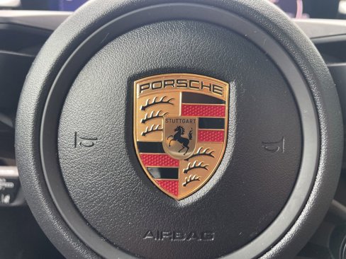 Used 2025 Porsche Macan 4 Electric image 39