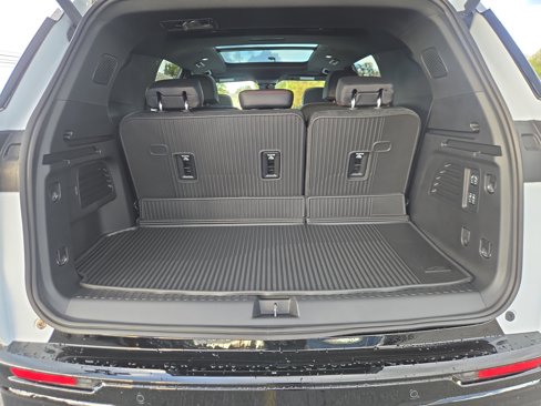 New 2026 Chevrolet Traverse RS w/ LPO, Floor Liner Package image 5