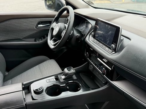 Used 2021 Nissan Rogue SV image 22