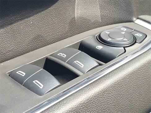 Used 2025 GMC Sierra 1500 Elevation image 18