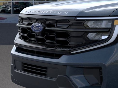 New 2025 Ford Expedition Active image 17